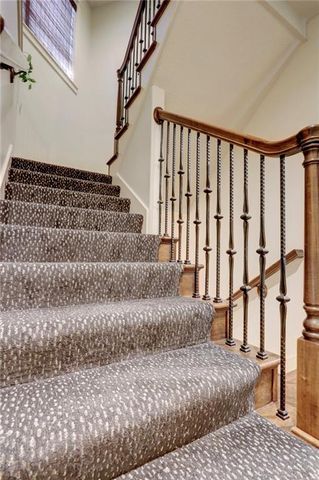 1316 NE Kenwood Drive, Lee's Summit, MO 64064