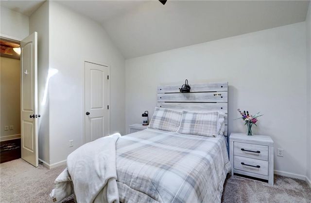 1316 NE Kenwood Drive, Lee's Summit, MO 64064