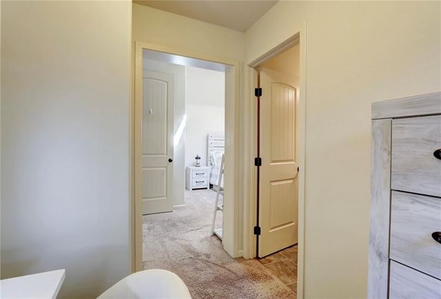 1316 NE Kenwood Drive, Lee's Summit, MO 64064