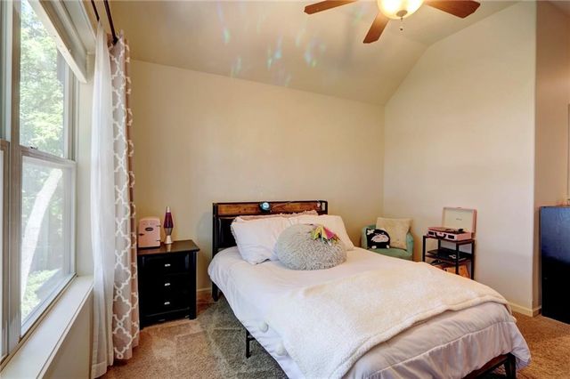 1316 NE Kenwood Drive, Lee's Summit, MO 64064