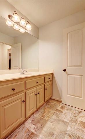 1316 NE Kenwood Drive, Lee's Summit, MO 64064