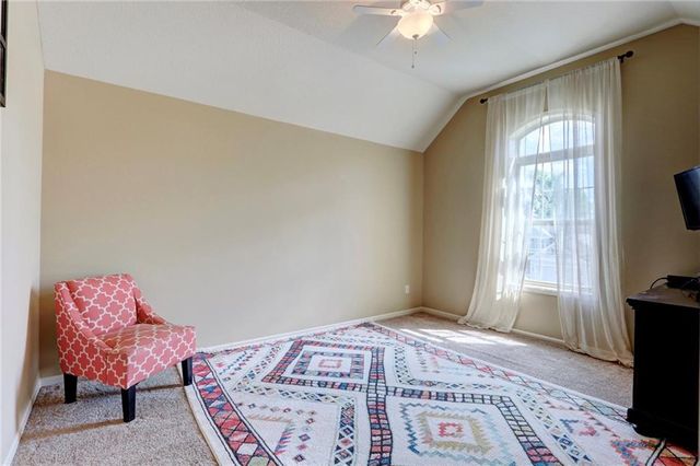 1316 NE Kenwood Drive, Lee's Summit, MO 64064