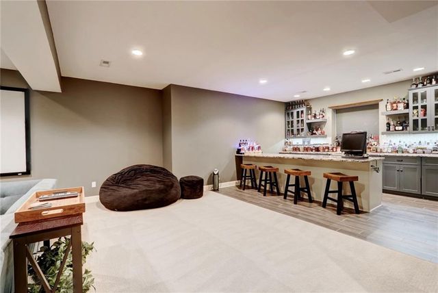 1316 NE Kenwood Drive, Lee's Summit, MO 64064