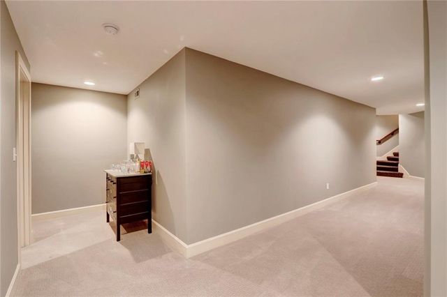 1316 NE Kenwood Drive, Lee's Summit, MO 64064