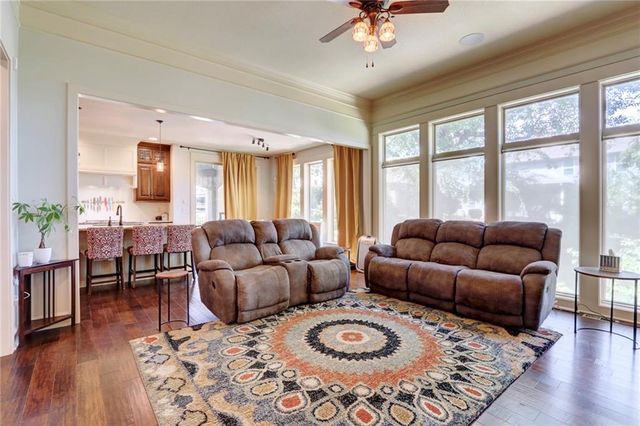 1316 NE Kenwood Drive, Lee's Summit, MO 64064