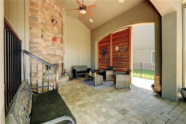 1316 NE Kenwood Drive, Lee's Summit, MO 64064