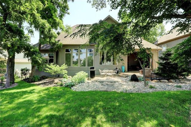 1316 NE Kenwood Drive, Lee's Summit, MO 64064