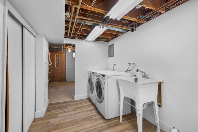 2051 Avondale Street, Sylvan Lake, MI 48320