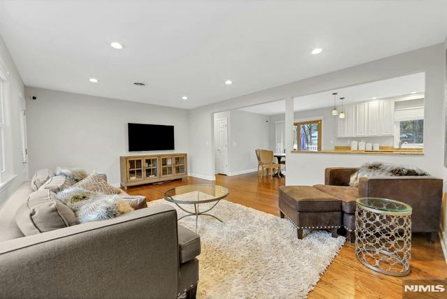 916 Colonial Road, Franklin Lakes, NJ 07417