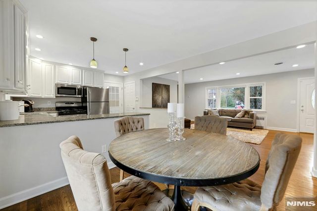 916 Colonial Road, Franklin Lakes, NJ 07417