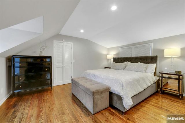 916 Colonial Road, Franklin Lakes, NJ 07417