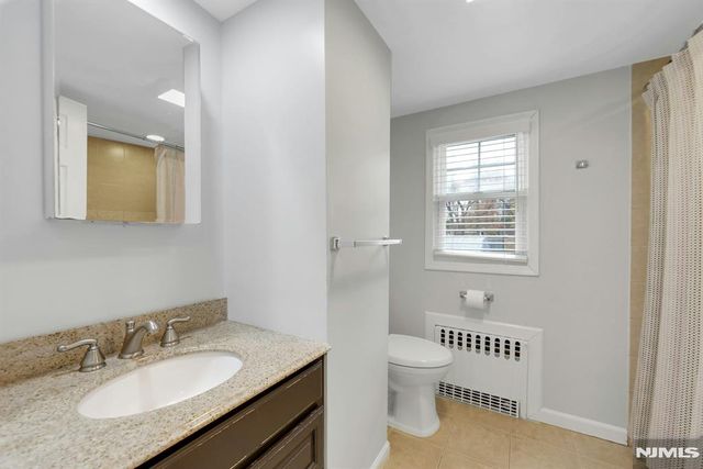 916 Colonial Road, Franklin Lakes, NJ 07417