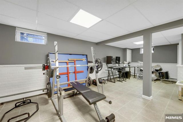 916 Colonial Road, Franklin Lakes, NJ 07417