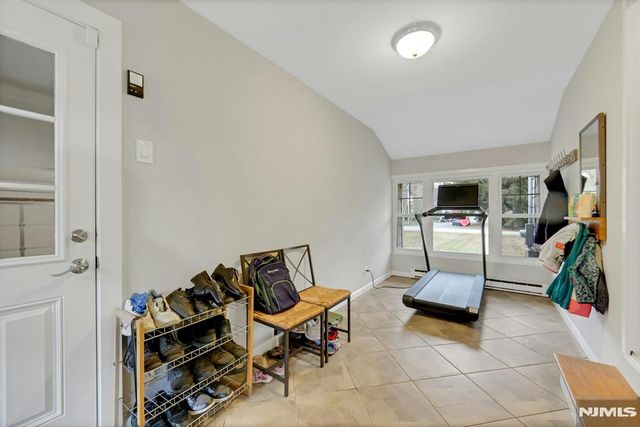 916 Colonial Road, Franklin Lakes, NJ 07417