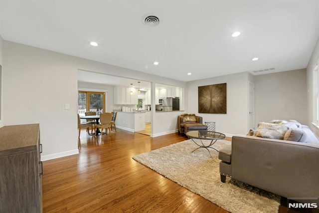 916 Colonial Road, Franklin Lakes, NJ 07417