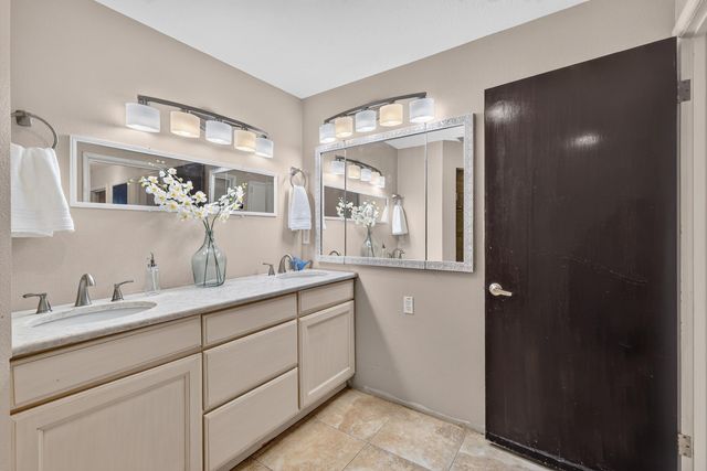 105 E High Dr, Spokane, WA 99203