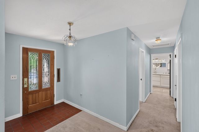 105 E High Dr, Spokane, WA 99203