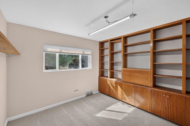 105 E High Dr, Spokane, WA 99203