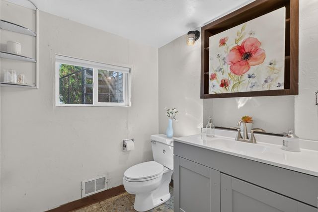 105 E High Dr, Spokane, WA 99203