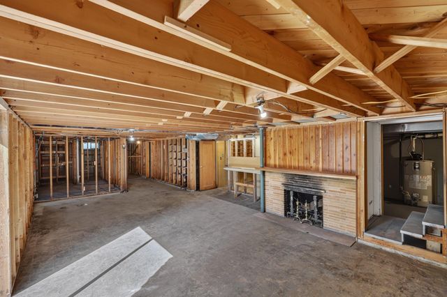 105 E High Dr, Spokane, WA 99203