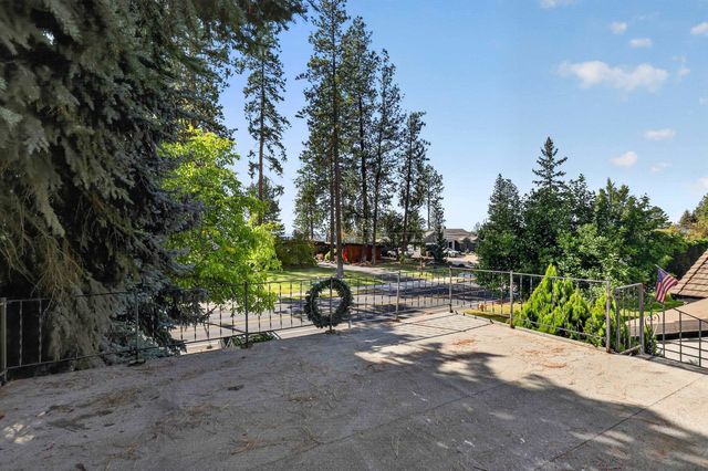 105 E High Dr, Spokane, WA 99203
