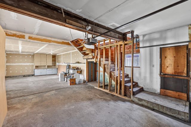 105 E High Dr, Spokane, WA 99203
