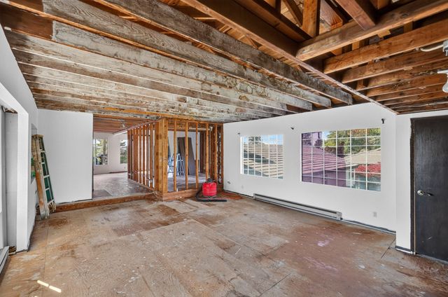 105 E High Dr, Spokane, WA 99203