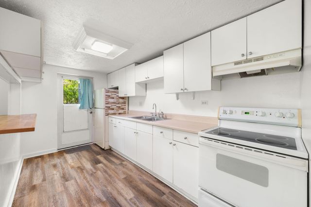390 Baysinger Avenue, Fort Pierce, FL 34982