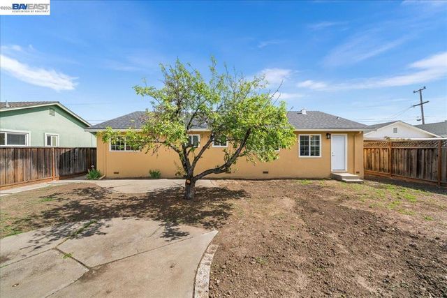 37229 Edith St, Newark, CA 94560