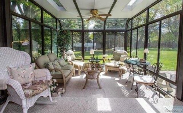 28418 Walker Avenue, Warren, MI 48092