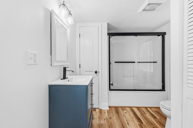 8 Cottage St, Wareham, MA 02571