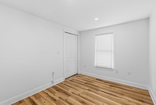 8 Cottage St, Wareham, MA 02571