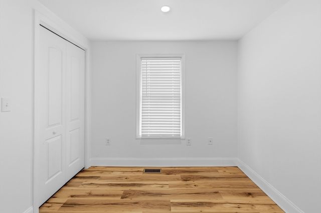 8 Cottage St, Wareham, MA 02571