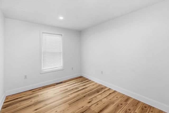 8 Cottage St, Wareham, MA 02571