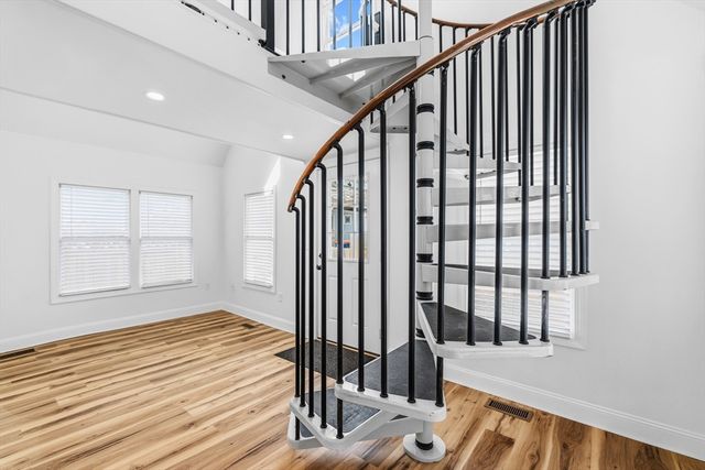 8 Cottage St, Wareham, MA 02571