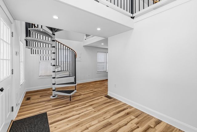 8 Cottage St, Wareham, MA 02571