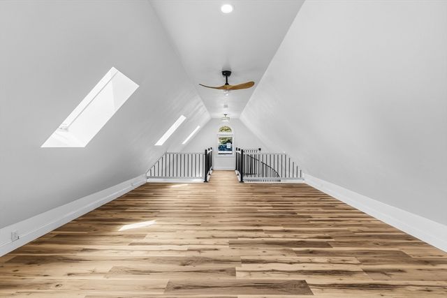 8 Cottage St, Wareham, MA 02571