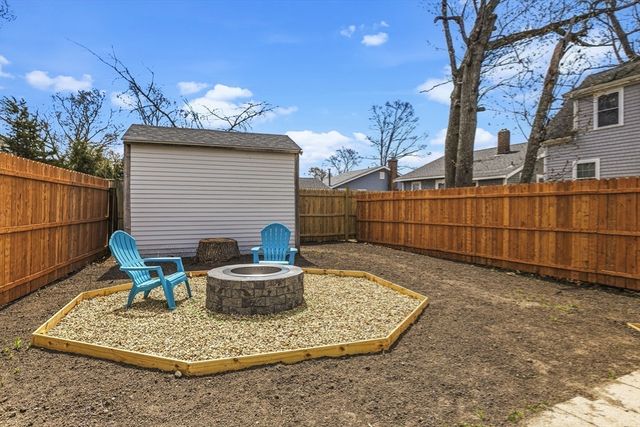 8 Cottage St, Wareham, MA 02571