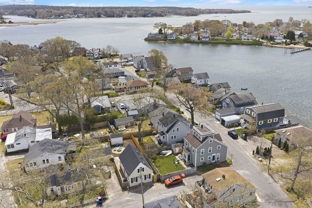 8 Cottage St, Wareham, MA 02571