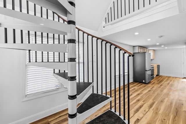 8 Cottage St, Wareham, MA 02571