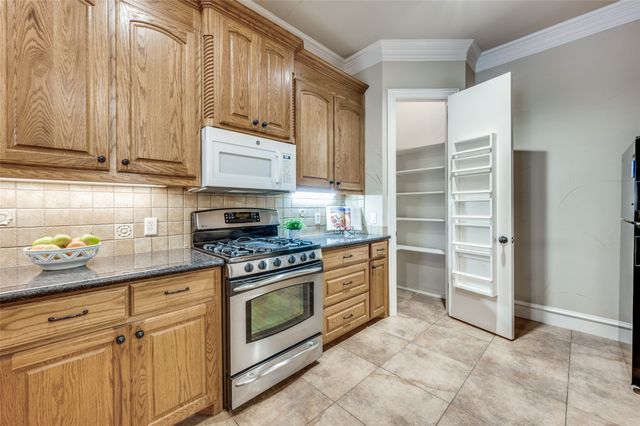 632 Rockingham Drive, Irving, TX 75063