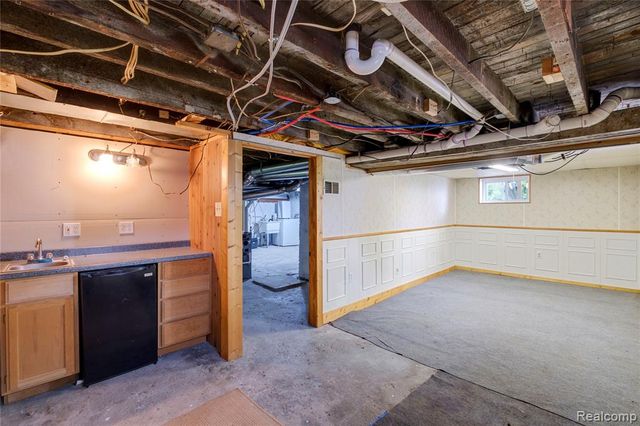 3363 E Pierson Road, Flint, MI 48506