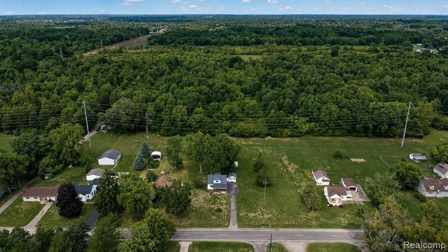 3363 E Pierson Road, Flint, MI 48506