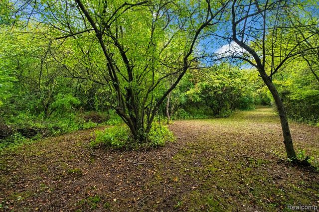 3363 E Pierson Road, Flint, MI 48506