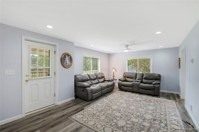 3363 E Pierson Road, Flint, MI 48506