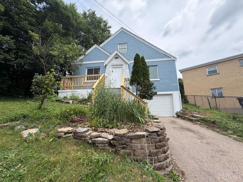 3604 June Street, Cincinnati, OH 45211