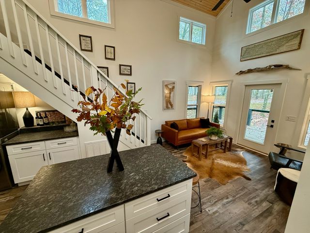 70 Sunset Bluff Way, Monteagle, TN 37356
