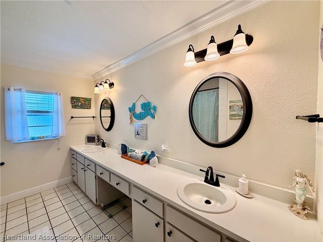 148 N Lake Reedy Boulevard, Frostproof, FL 33843