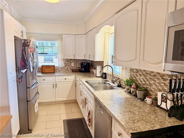 148 N Lake Reedy Boulevard, Frostproof, FL 33843