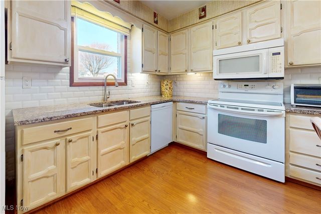 220 Bantam Ridge Court, Wintersville, OH 43953